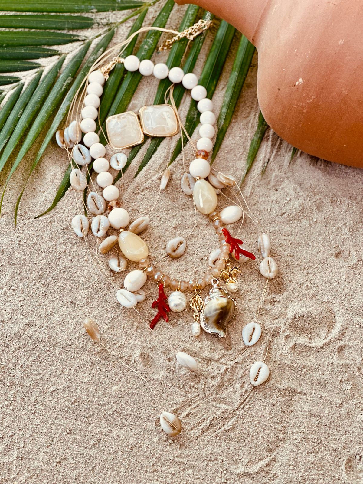 Conjunto Coral Dourado - A elegância do mar em cada detalhe