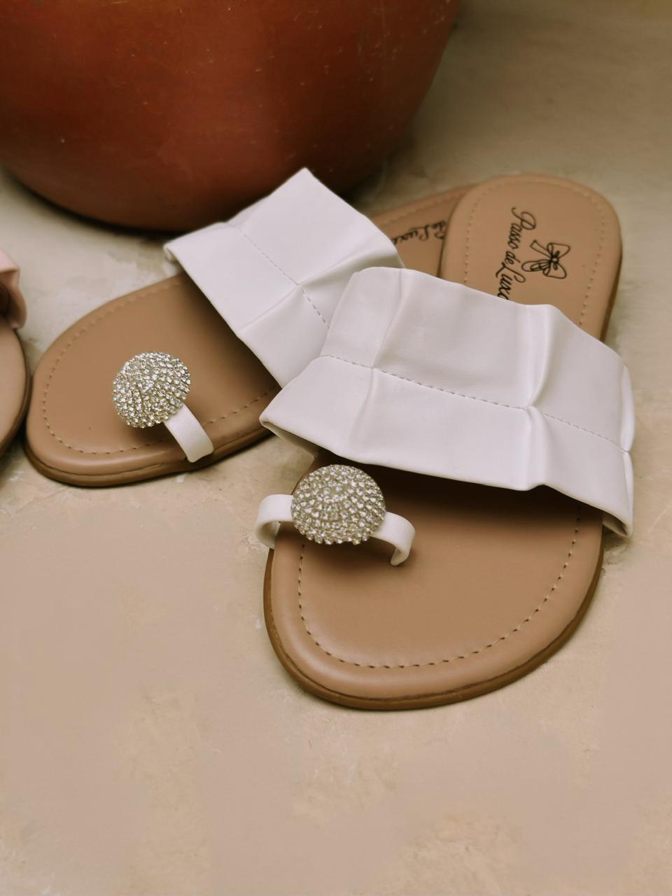 Sandália Passo de Luxo Camélia Clean